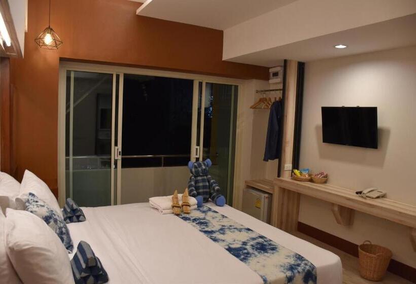 バルコニー付きデラックスルーム, Ud Capital