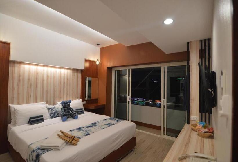 バルコニー付きデラックスルーム, Ud Capital