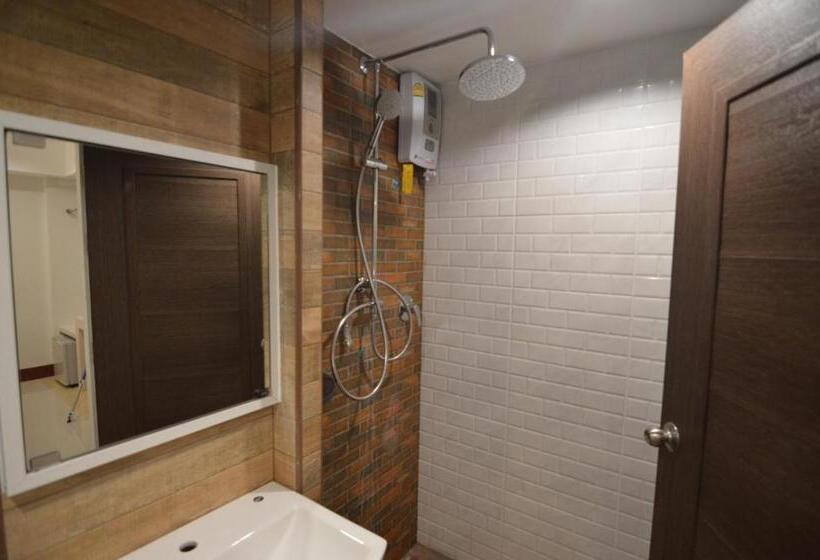 バルコニー付きデラックスルーム, Ud Capital