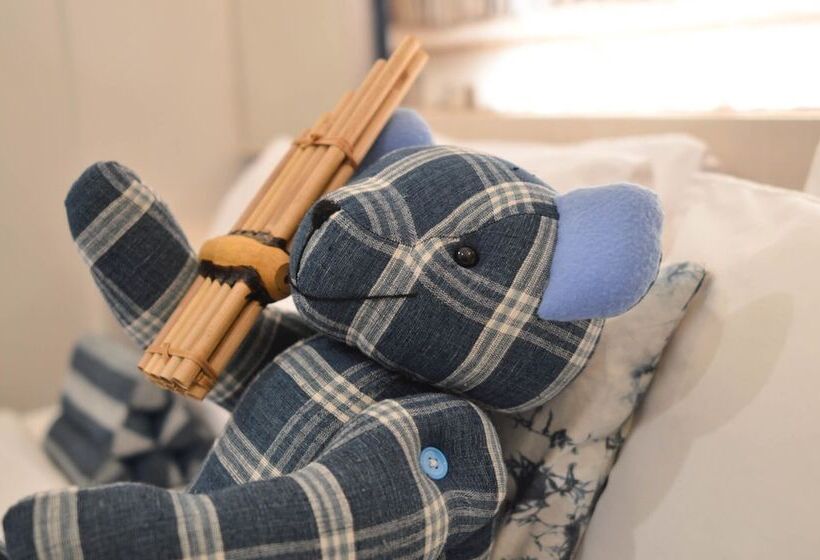 デラックスルーム, Ud Capital