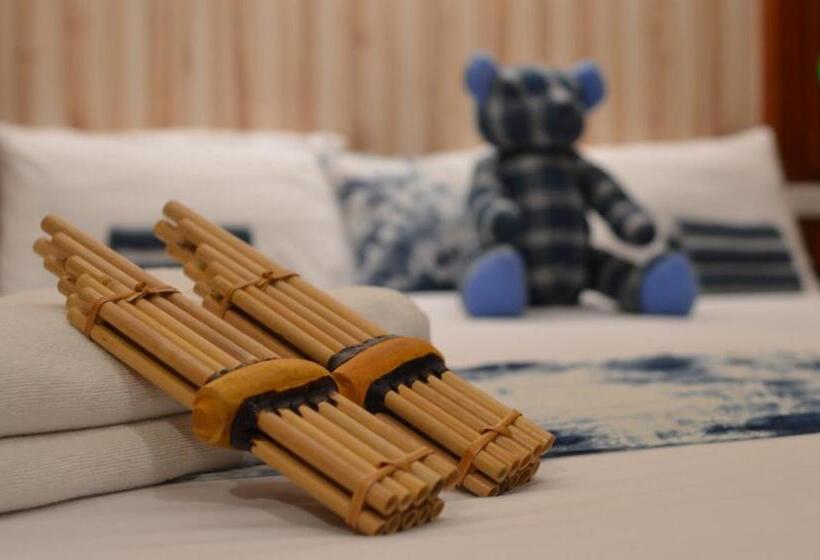 デラックスルーム, Ud Capital