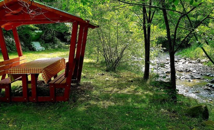 اتاق استاندارد چهار تخته, Korondi Pisztrangos