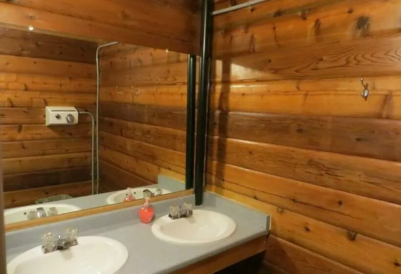 ファミリールーム, Hi Kananaskis Wilderness   Hostel