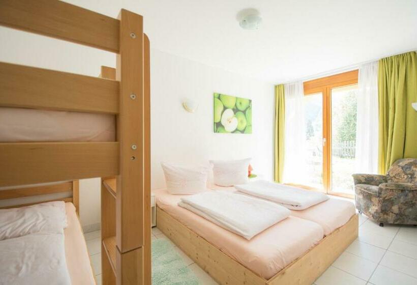 غرفة عائلية, Cuntera