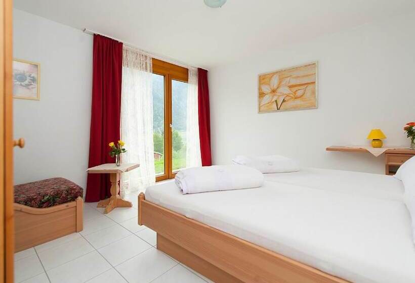 غرفة عائلية, Cuntera