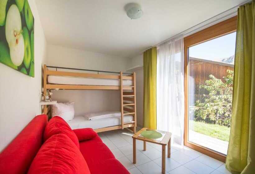 غرفة عائلية, Cuntera