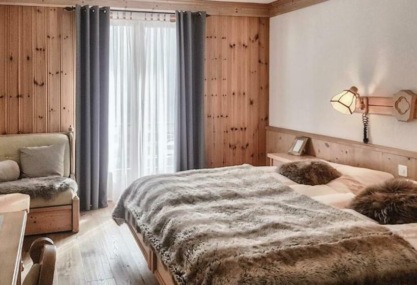 غرفة قياسية, La Cambuse