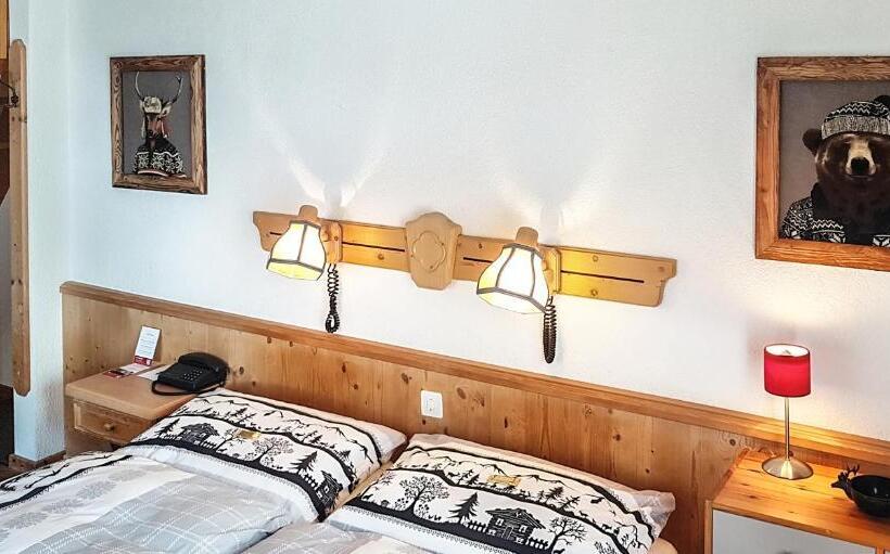 חדר משפחתי, La Cambuse