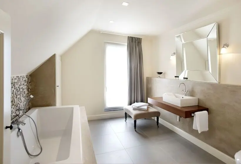 バルコニー付きデラックスルーム, Villa Reynaert