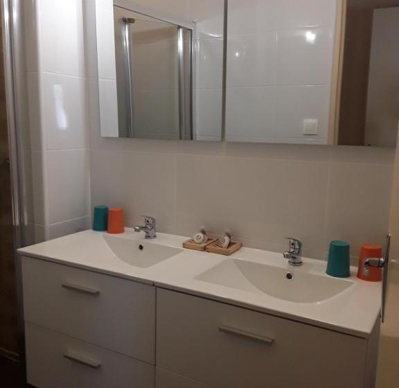 חדר משפחתי, Relais Motel De Maisonnay