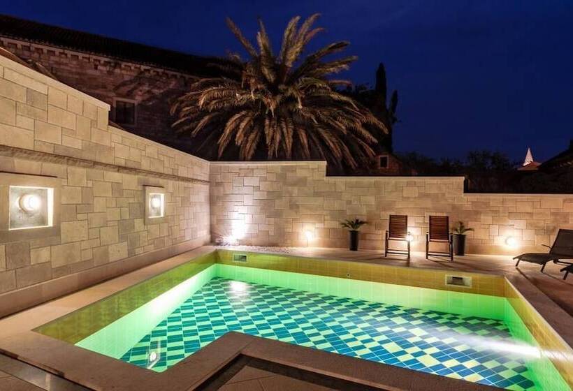 غرفة سوبيريور مطلّة علي البحر, Rooms Miron