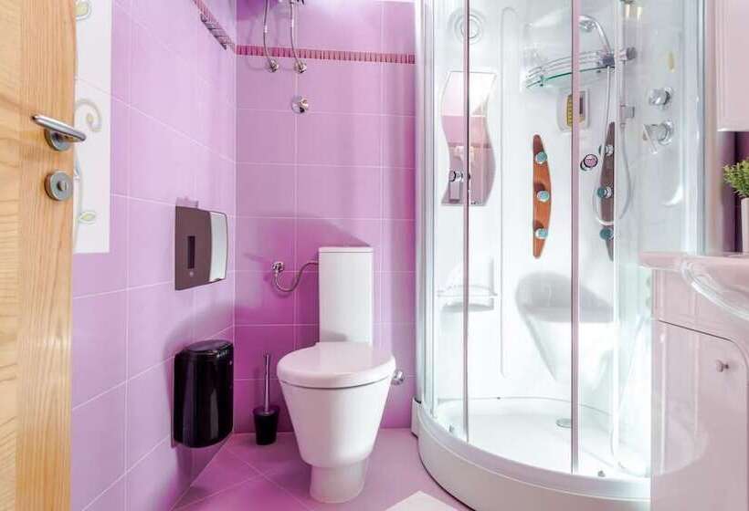 غرفة قياسية مطلّة علي البحر, Rooms Miron