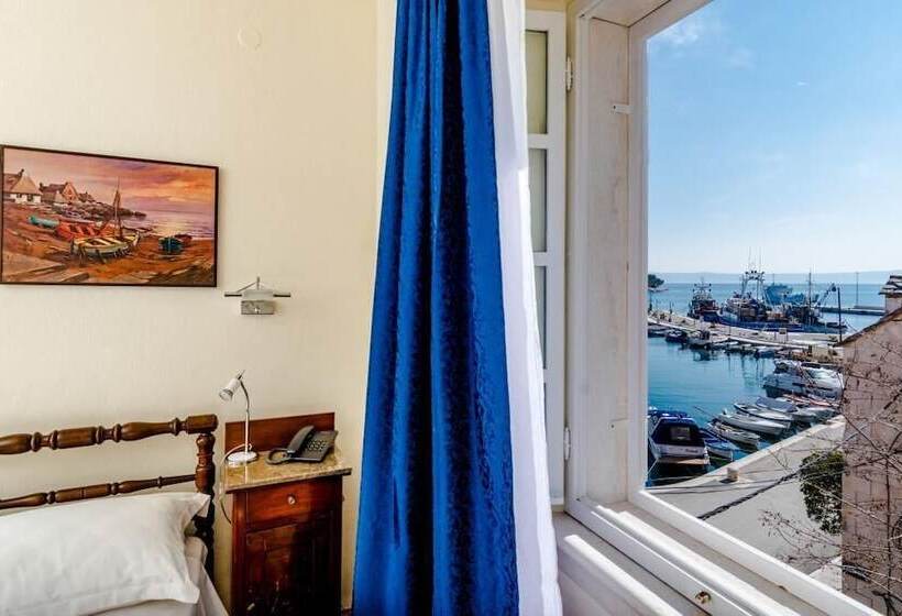 غرفة ديلوكس مطلّة علي البحر, Rooms Miron