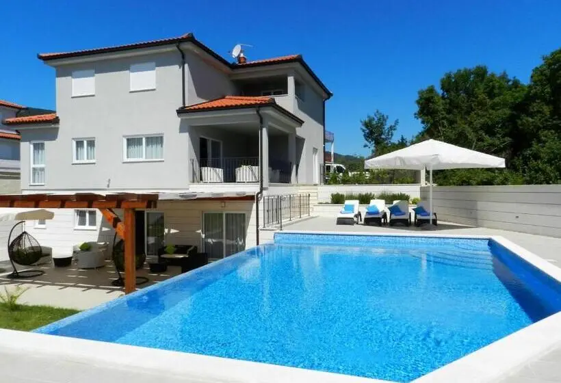 オーシャンビューの1ベッドルームビラ, Yourcroatiaholiday Villa With 6 Rooms
