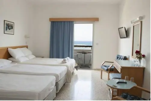 景色の見えるスタンダード４人部屋, Tylos Beach