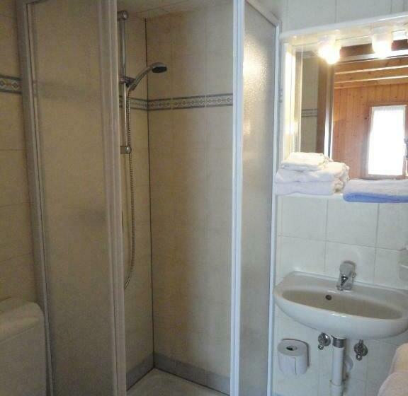 غرفة قياسية رباعية حمام مشترك, Osteria Anzonico