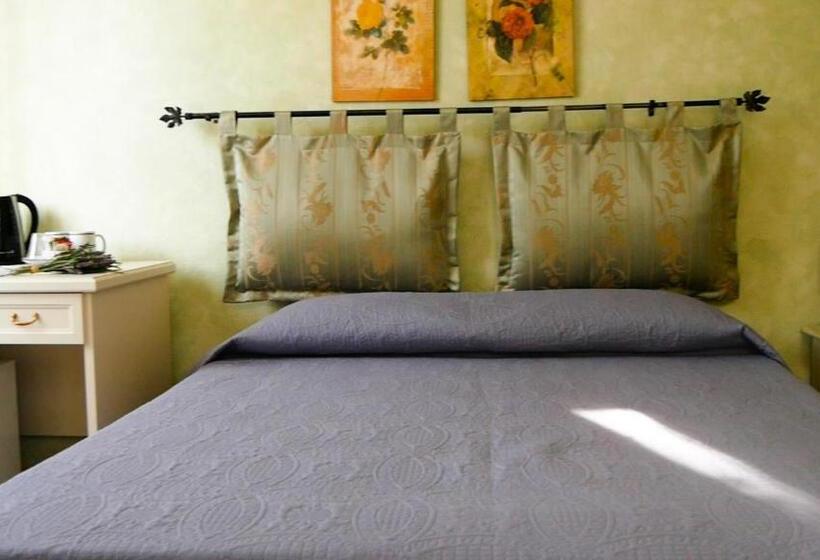 חדר סטנדרט לשלושה, B&b Del Viale