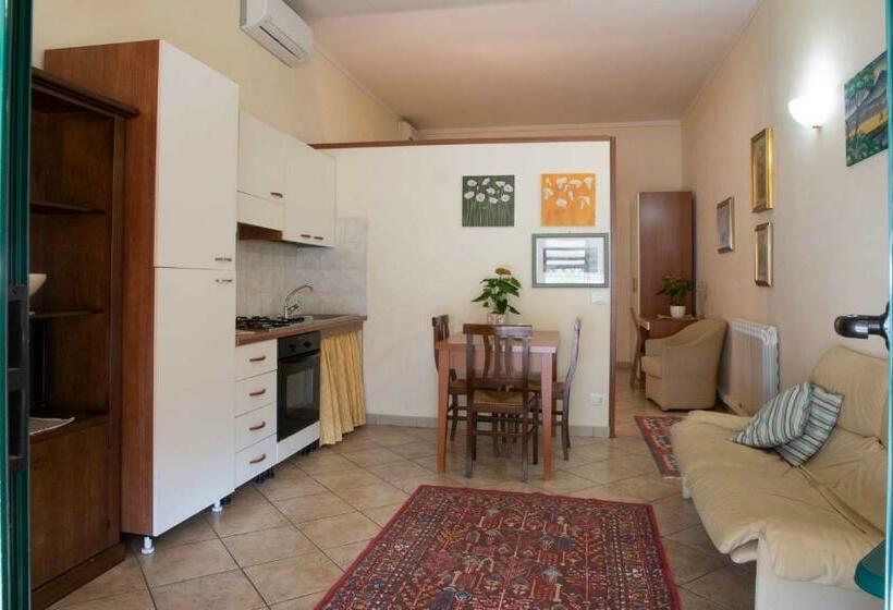 スタンダードスタジオ, Al Frantoio Maddii Levane Bed And Breakfast