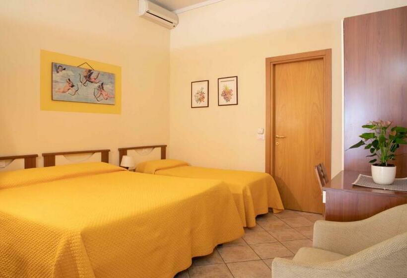 スタンダードスタジオ, Al Frantoio Maddii Levane Bed And Breakfast