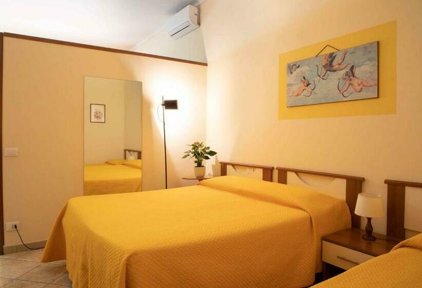 スタンダードスタジオ, Al Frantoio Maddii Levane Bed And Breakfast