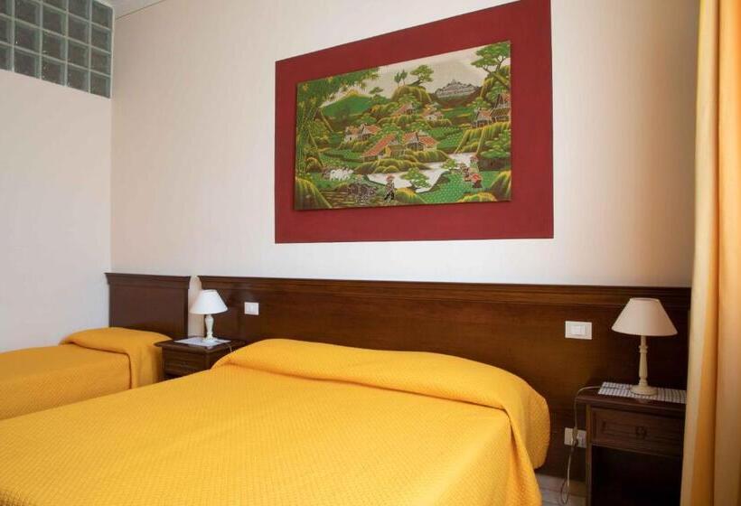 スタンダードトリプルルーム, Al Frantoio Maddii Levane Bed And Breakfast