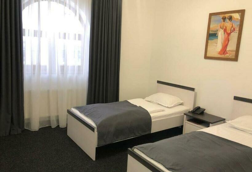 Номер Стандарт, Knyazhyi Dvir