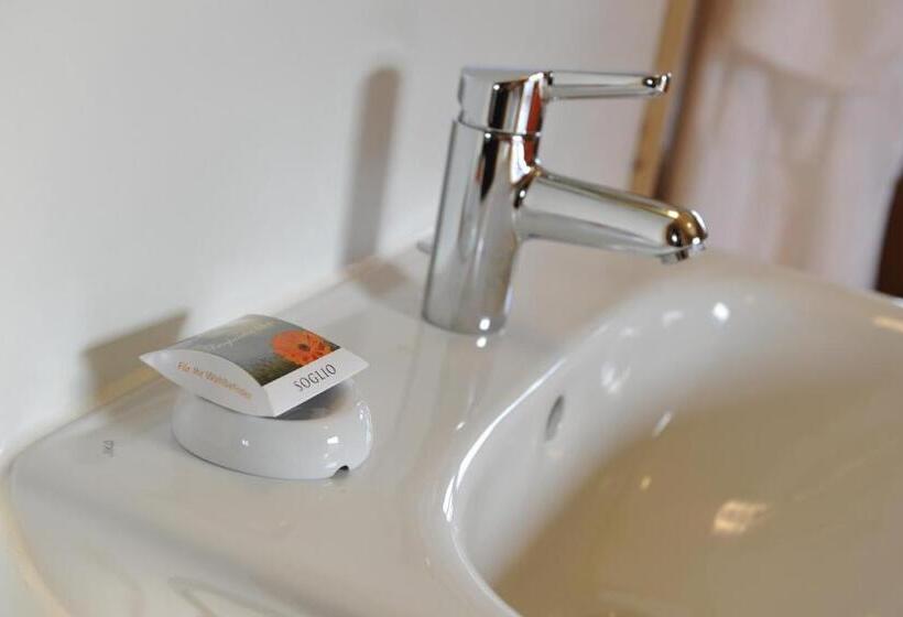 标准间, Restaurant Capricorns