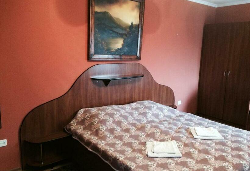 חדר קלאסי לשלושה, Zoloti Vorota