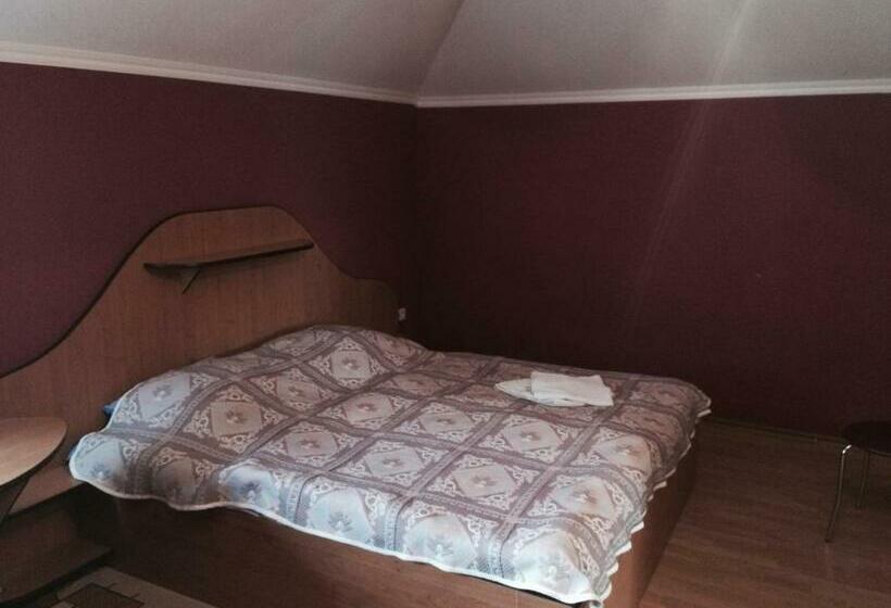 חדר סטנדרט, Zoloti Vorota