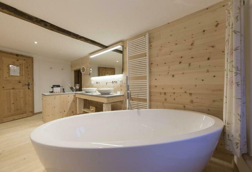 Полулюкс, Relais & Châteaux In Lain Hotel Cadonau
