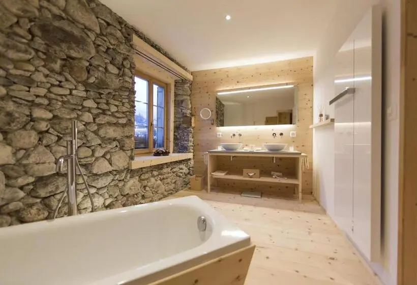 ファミリールーム, Relais & Châteaux In Lain Hotel Cadonau