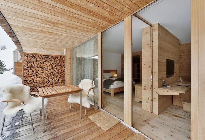 סוויטה, Relais & Châteaux In Lain Hotel Cadonau