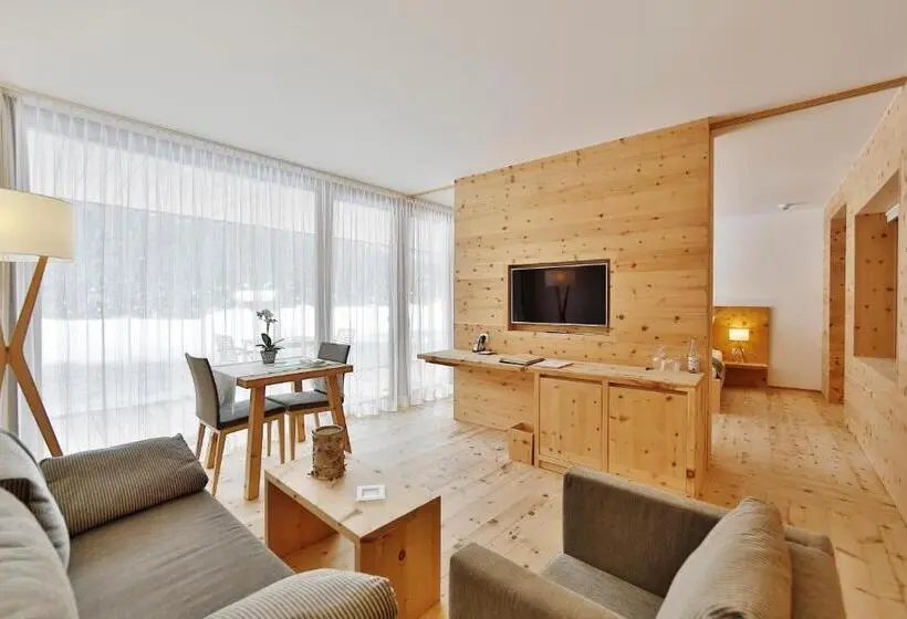 スイート, Relais & Châteaux In Lain Hotel Cadonau