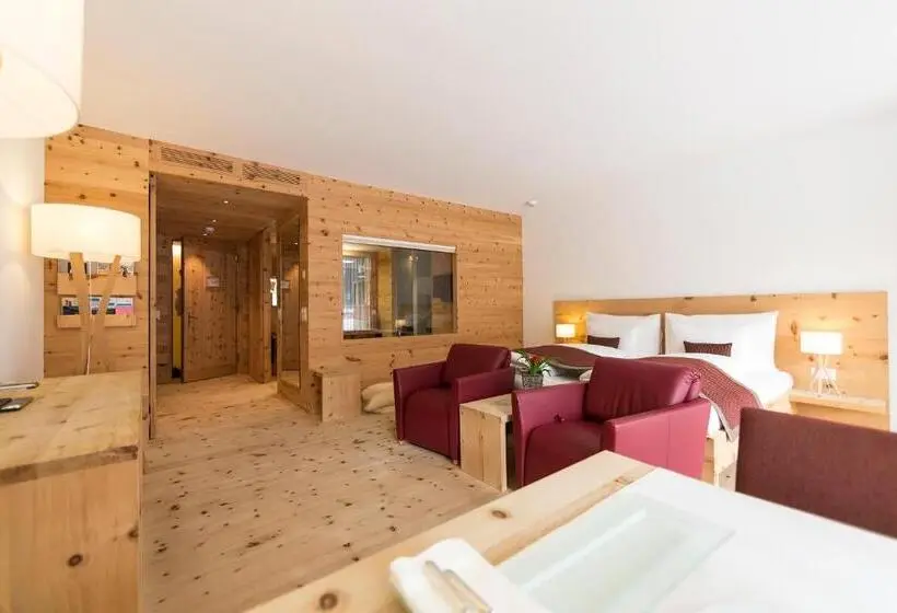 スイート, Relais & Châteaux In Lain Hotel Cadonau