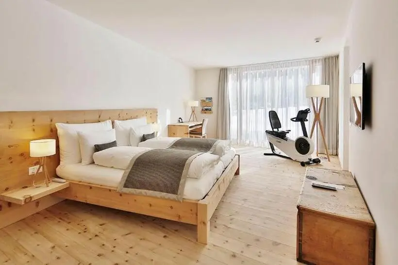 スイート, Relais & Châteaux In Lain Hotel Cadonau