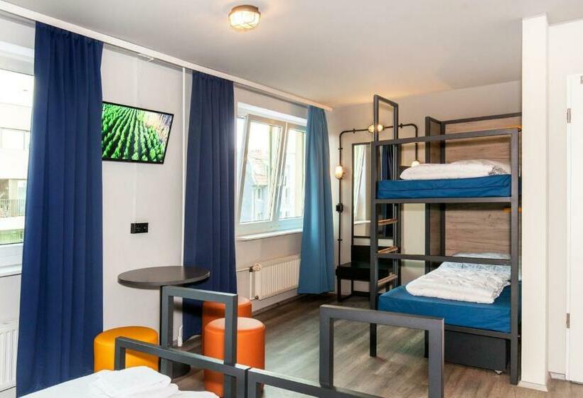 اتاق استاندارد چهار تخته, a&o Berlin Mitte