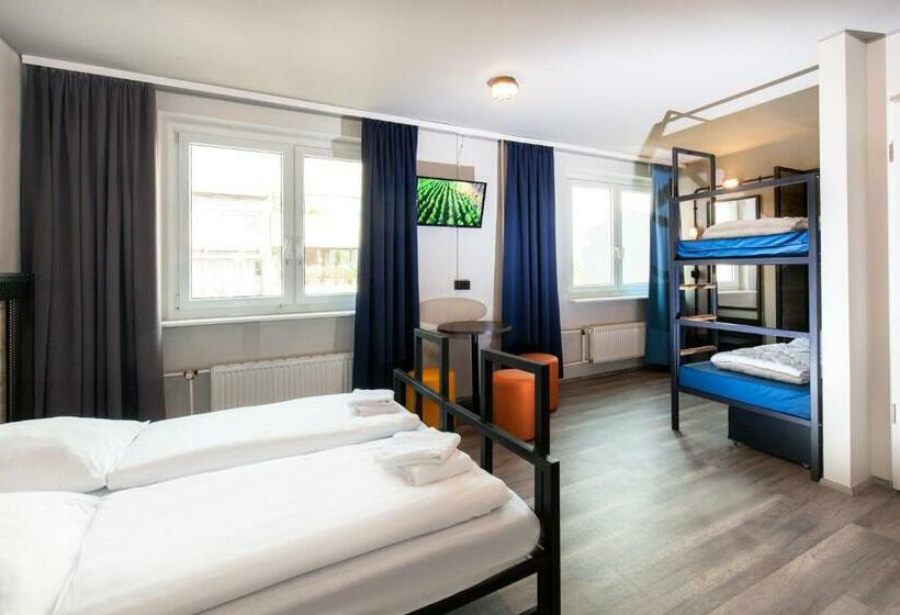 اتاق استاندارد سه نفره, a&o Berlin Mitte