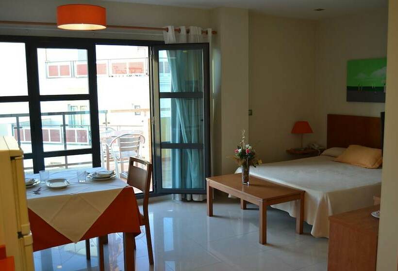 带露台的标准工作室, Aparthotel Bahía