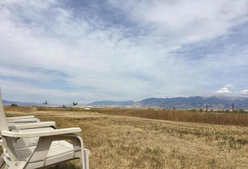 سوئیت با تخت بزرگ, Fox Hollow Inn