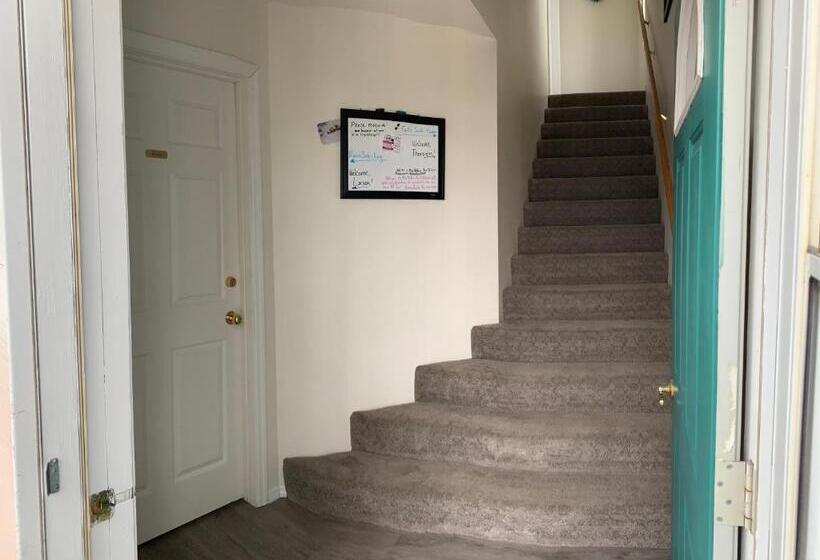 سوییت, Fox Hollow Inn