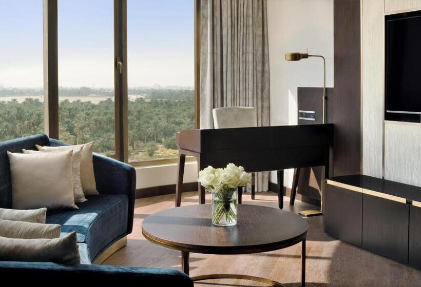 带大床的小型套房, Al Ahsa Intercontinental, An Ihg