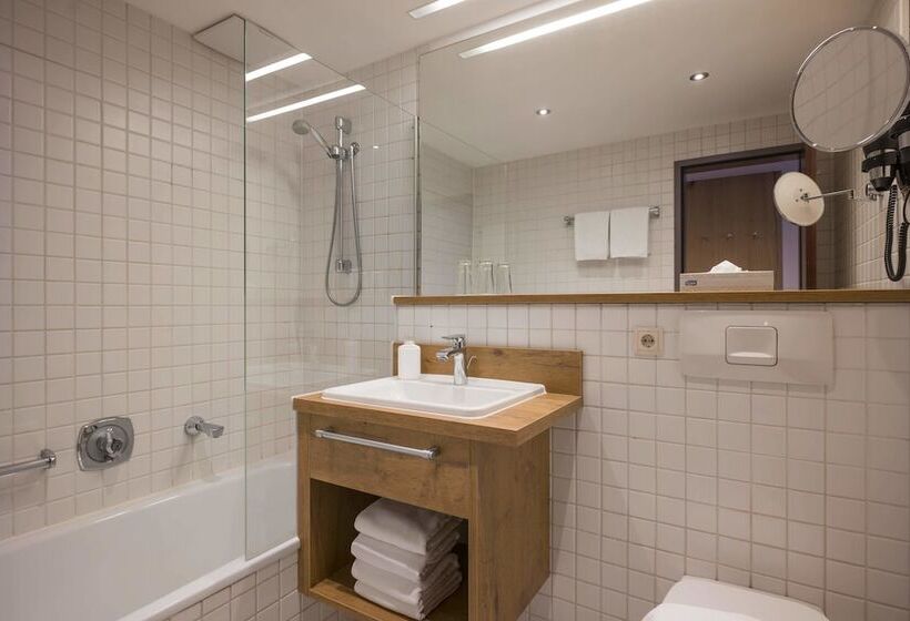 Номер Комфорт, Andreas Hofer