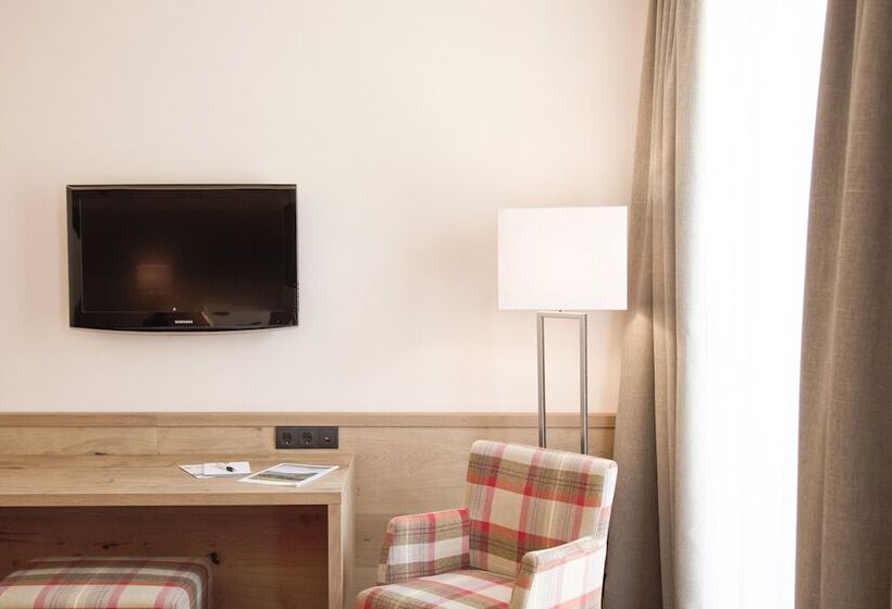 Номер Комфорт, Andreas Hofer