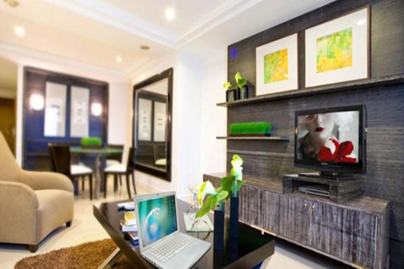 سوییت, Astoria Plaza