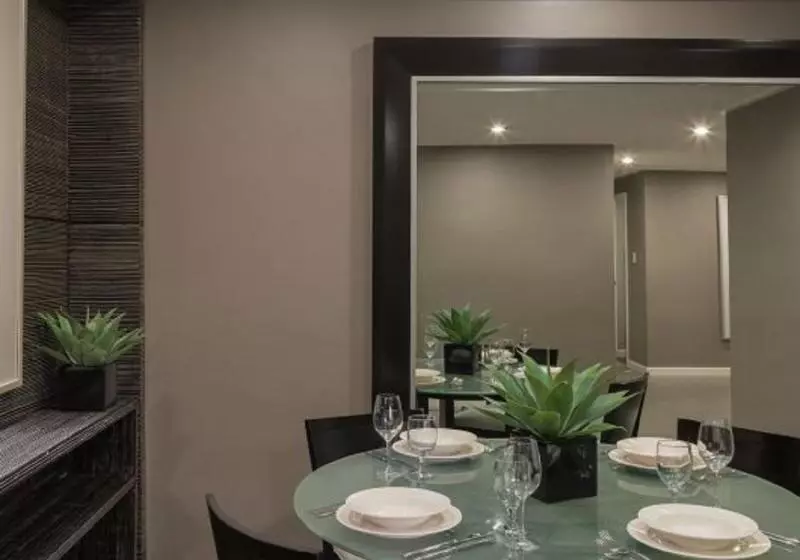 سوئیت 2 خوابه, Astoria Plaza