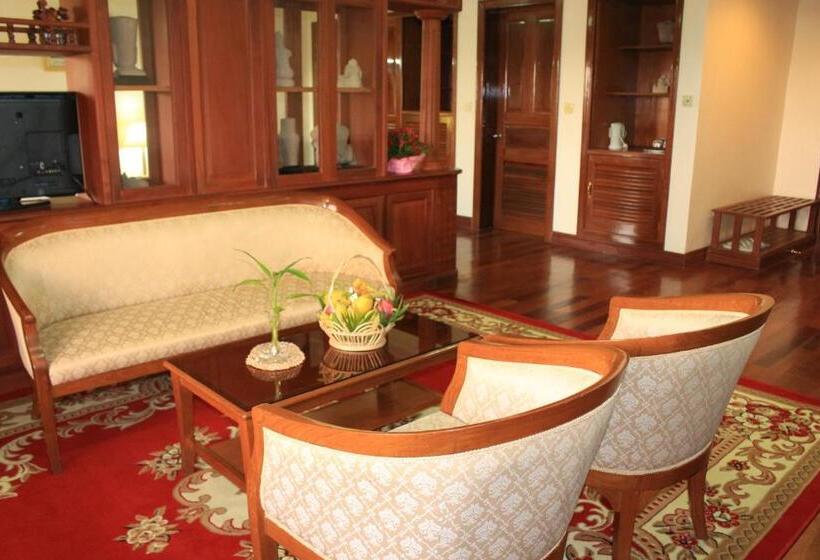 Люкс Сеньор, City Angkor