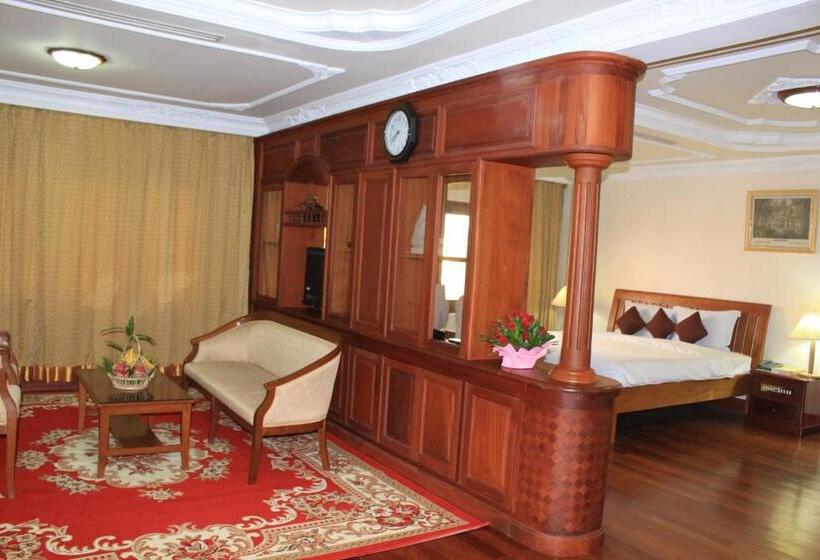 Люкс Сеньор, City Angkor