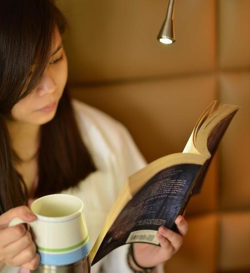 سوئیت جونیور پریمیوم, Discovery Suites Manila, Philippines