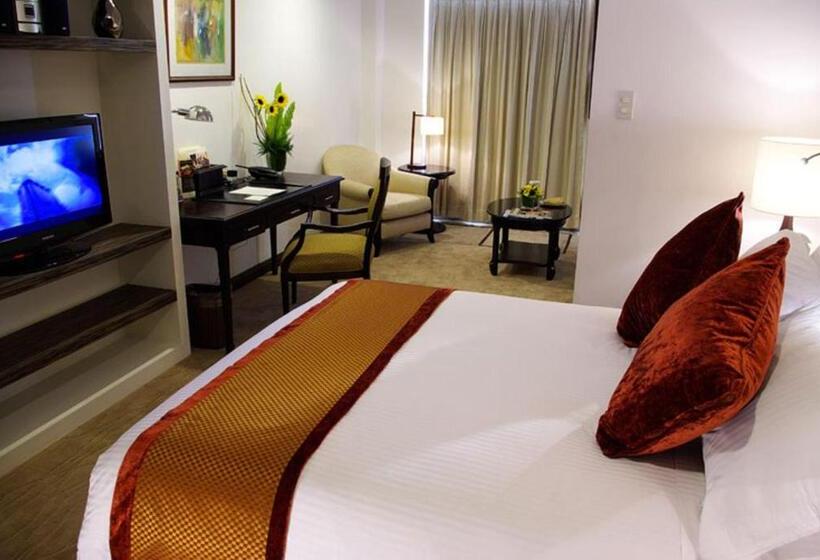 سوییت جونیور لوکس, Discovery Suites Manila, Philippines