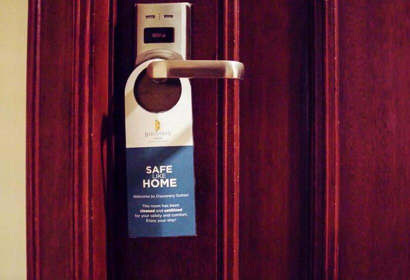 سوییت جونیور لوکس, Discovery Suites Manila, Philippines